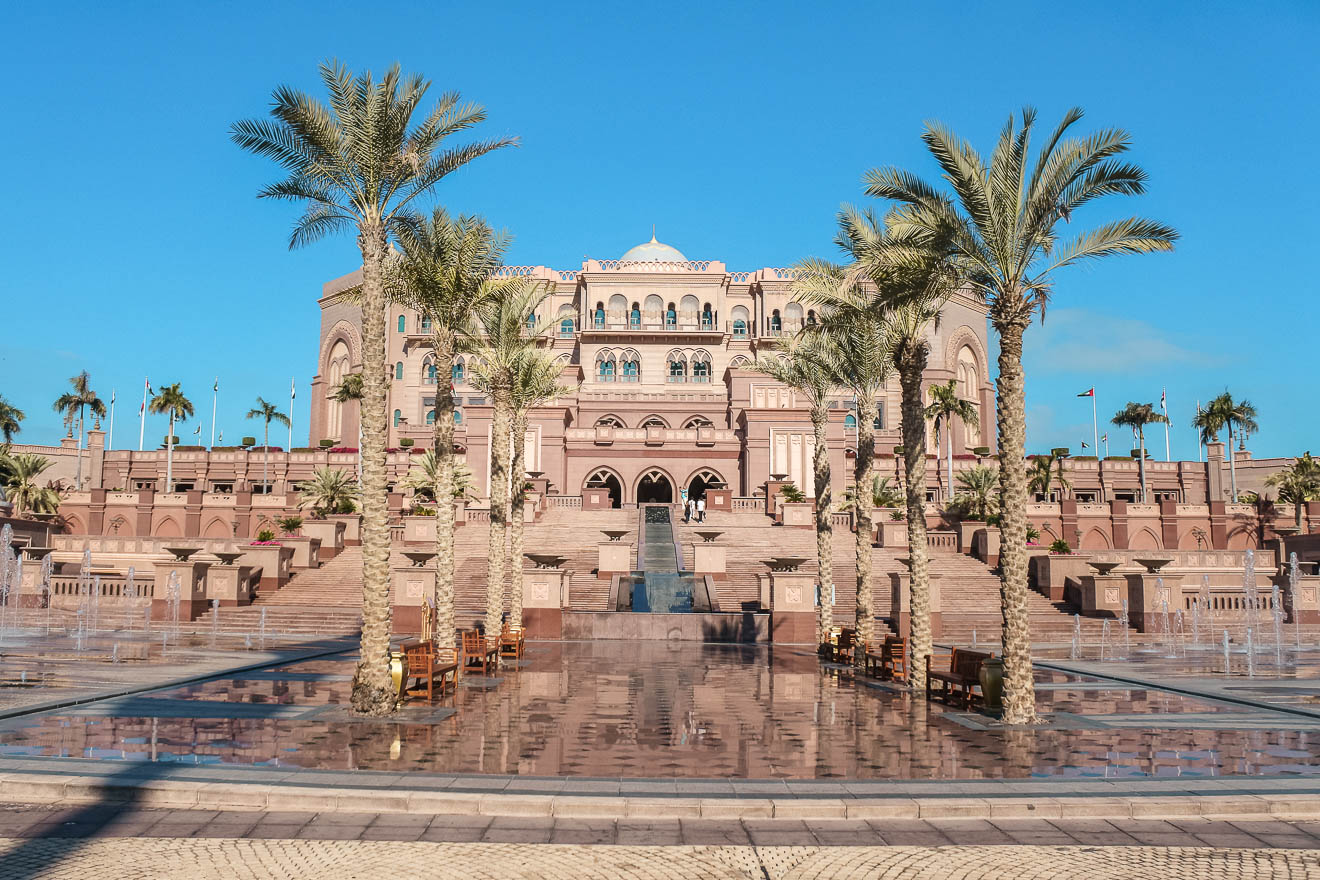 https://fasteagletravelandtoursim.com/wp-content/uploads/2025/05/emirates-palace-abu-dhabi.jpg